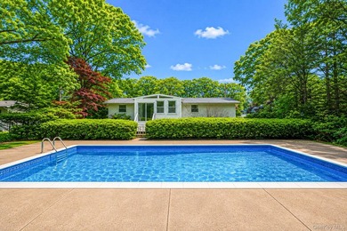 Lovingly maintained three bedroom home featuring an upgraded - photo 27