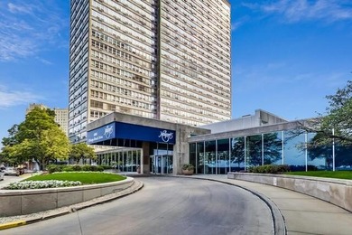Lake Condo For Sale in Chicago, Illinois