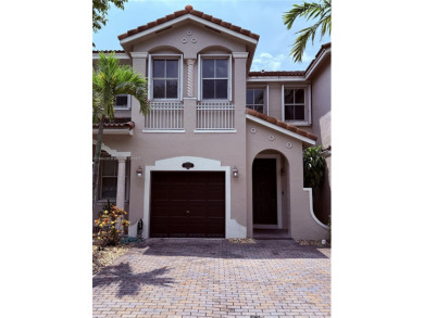 Lake Townhome/Townhouse For Sale in Miami, Florida