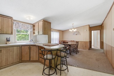 Perfectly positioned on a desirable corner lot, this spacious - photo 10