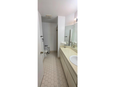Welcome home to this beautifully upgraded 3 bedroom, 2 - photo 14