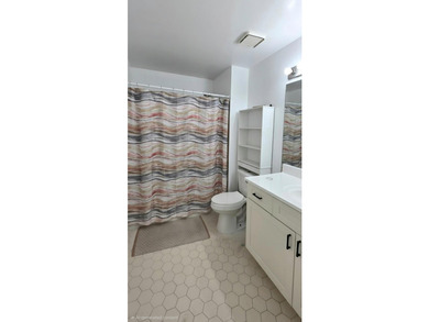 Welcome home to this beautifully upgraded 3 bedroom, 2 - photo 18
