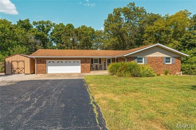 Highland Silver Lake Home Active Under Contract in Highland Illinois