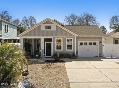 A RARE FIND ON OAK ISLAND HAS ARRIVED! Welcome to 140 NE 16th - photo 3