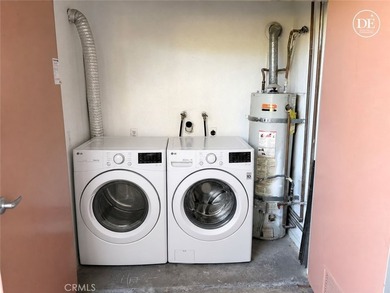 Recently upgraded and truly turnkey, this 1-bedroom, 1-bathroom - photo 14
