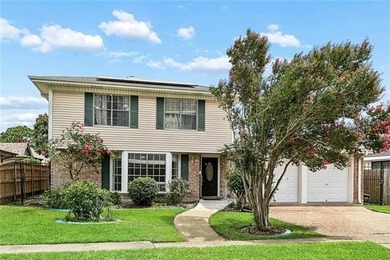 Gorgeous move-in ready home awaits new owner! Well maintained - photo 1
