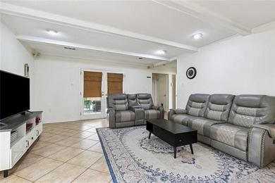 Gorgeous move-in ready home awaits new owner! Well maintained - photo 4