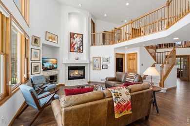 Paradise Found! Welcome to this beautifully maintained two-story - photo 2