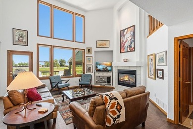 Paradise Found! Welcome to this beautifully maintained two-story - photo 3