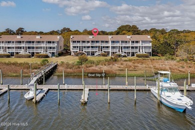 Waterfront with Boatslip. Experience the best of coastal living - photo 1