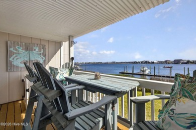 Waterfront with Boatslip. Experience the best of coastal living - photo 8