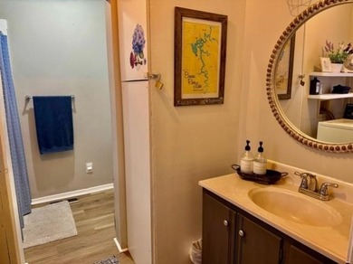 Welcome to *Blue Heaven* - Your Affordable Lakefront Escape! - photo 9