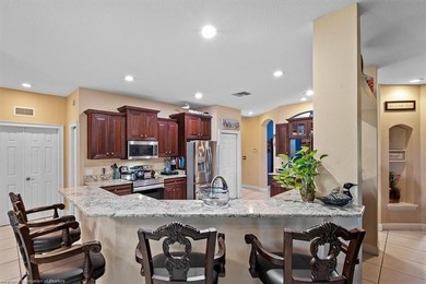 BEAUTIFUL GOLF COURSE HOME in The Country Club of Sebring. This - photo 12