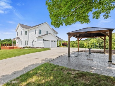 Welcome to your perfect country retreat! Perched atop a hill - photo 12