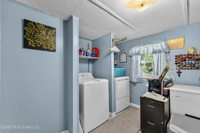 Charming 2-bedroom, 1-bath cottage in the highly sought-after - photo 14