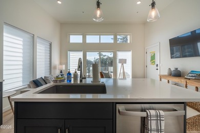 Experience the lifestyle of this trendy, vibrant beach community - photo 16