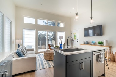 Experience the lifestyle of this trendy, vibrant beach community - photo 17