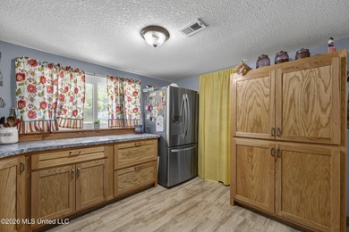 Charming 2-bedroom, 1-bath cottage in the highly sought-after - photo 18