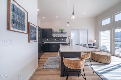 Experience the lifestyle of this trendy, vibrant beach community - photo 22