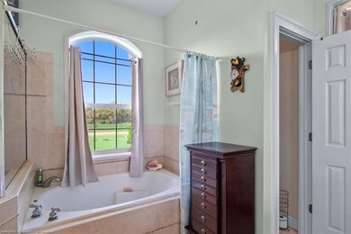 BEAUTIFUL GOLF COURSE HOME in The Country Club of Sebring. This - photo 27