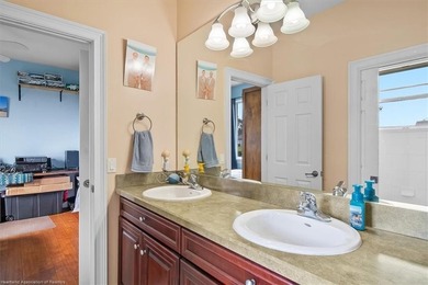 BEAUTIFUL GOLF COURSE HOME in The Country Club of Sebring. This - photo 31