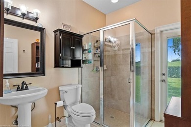 BEAUTIFUL GOLF COURSE HOME in The Country Club of Sebring. This - photo 36