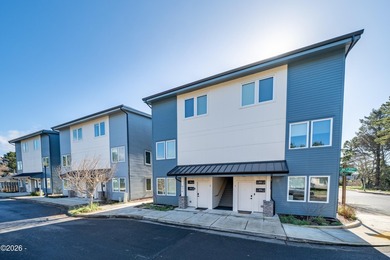 Experience the lifestyle of this trendy, vibrant beach community - photo 39