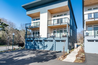 Experience the lifestyle of this trendy, vibrant beach community - photo 40