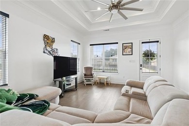 Welcome home to this stunning 2021-built Gentilly residence - photo 4