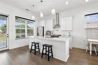 Welcome home to this stunning 2021-built Gentilly residence - photo 7