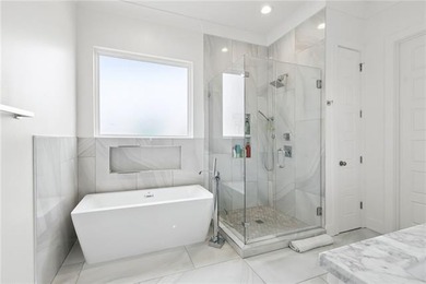 Welcome home to this stunning 2021-built Gentilly residence - photo 9