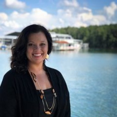 Larissa Pino with Lake Hartwell Properties, LLC in SC advertising on LakeHouse.com