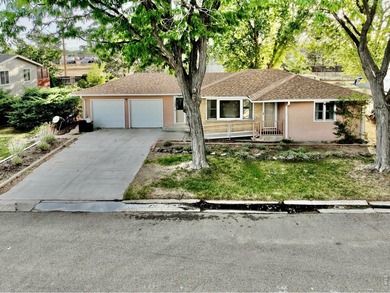 This home has a lovely floor plan and wide open spaces! Big - photo 1