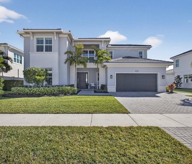 (private lake, pond, coastal) Home For Sale in Palm Beach Gardens Florida