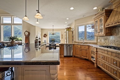 A rare mountain masterpiece where luxury living meets - photo 14