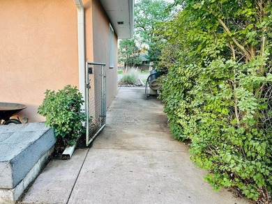 This home has a lovely floor plan and wide open spaces! Big - photo 5