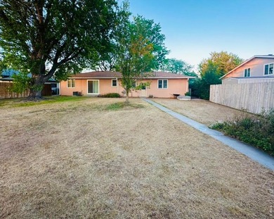 This home has a lovely floor plan and wide open spaces! Big - photo 6