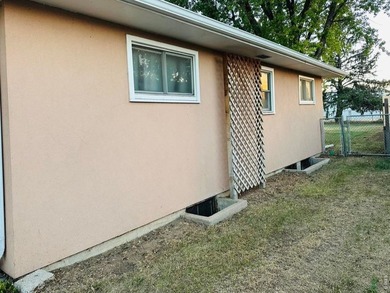 This home has a lovely floor plan and wide open spaces! Big - photo 7