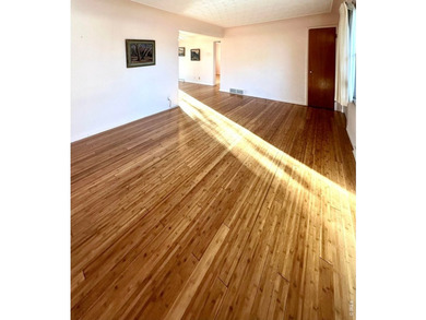 This home has a lovely floor plan and wide open spaces! Big - photo 10