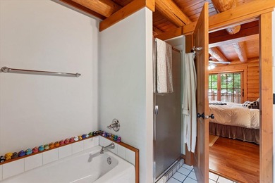 Experience authentic *up north* with this furnished 3-bedroom - photo 21