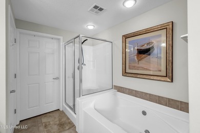 Beautifully furnished coastal condo with stunning views and - photo 25