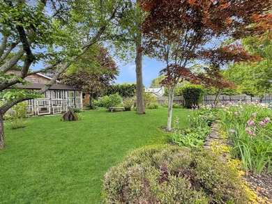 Set on over a quarter of an acre, this beautifully updated ranch - photo 28