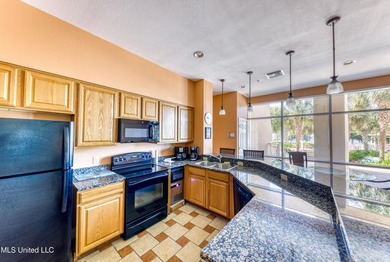 Beautifully furnished coastal condo with stunning views and - photo 46