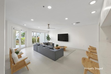 Rarely available 4-bedroom, 3-bath townhouse in Jupiter Harbour - photo 8