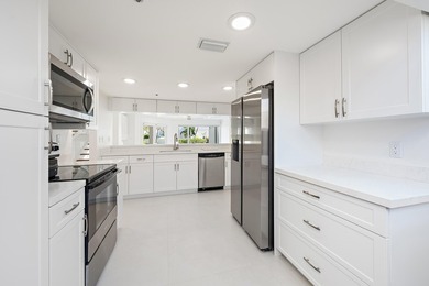 Rarely available 4-bedroom, 3-bath townhouse in Jupiter Harbour - photo 10