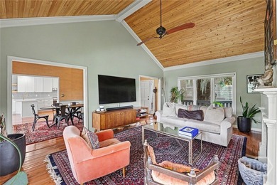 Welcome to *The Tree House* - a truly one-of-a-kind home nestled - photo 11