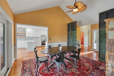 Welcome to *The Tree House* - a truly one-of-a-kind home nestled - photo 15