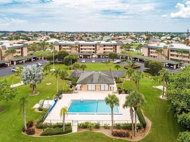 This stunning condo in the highly desirable waterfront community - photo 18