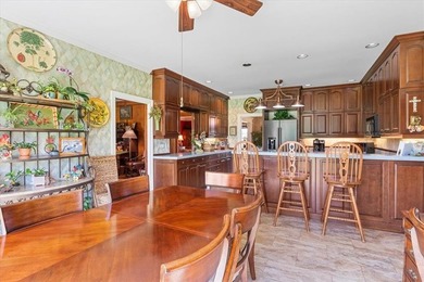 Nestled on one of the highest hilltops in Paris, Texas, this - photo 19