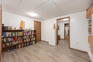 Custom 4 bedroom 3 bath home surrounded by towering trees - photo 26